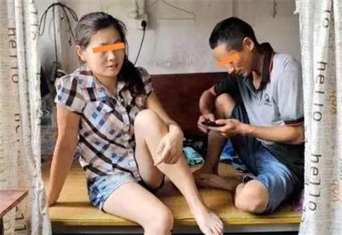 不道德的老婆在线观看,在线观看背后的伦理争议  第2张 不道德的老婆在线观看,在线观看背后的伦理争议  第2张