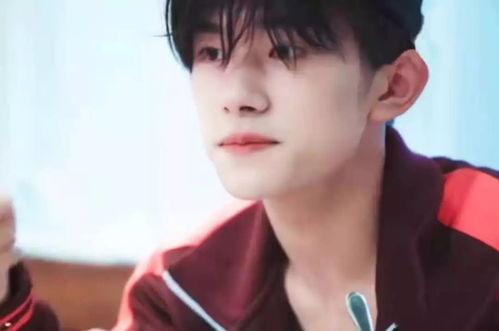 娱乐吃瓜酱千玺,揭秘明星背后的吃瓜故事  第2张 娱乐吃瓜酱千玺,揭秘明星背后的吃瓜故事  第2张