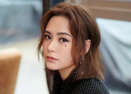 娱乐吃瓜女艺人定位,那些热衷于吃瓜的女艺人,她们的生活与事业  第2张 娱乐吃瓜女艺人定位,那些热衷于吃瓜的女艺人,她们的生活与事业  第2张