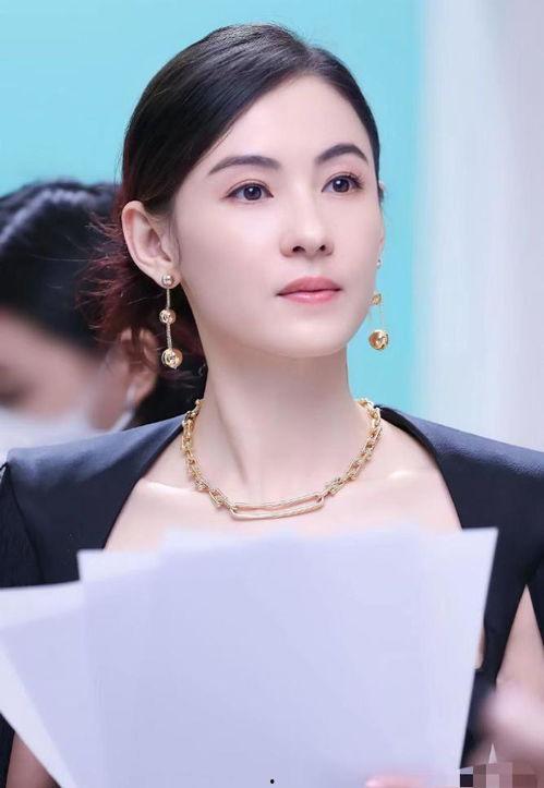 最新娱乐圈新闻爆料文,明星恋情曝光,幕后真相令人震惊!  第3张 最新娱乐圈新闻爆料文,明星恋情曝光,幕后真相令人震惊!  第3张