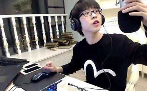 快手娱乐吃瓜主播是谁啊,揭秘网络红人的幕后故事  第3张 快手娱乐吃瓜主播是谁啊,揭秘网络红人的幕后故事  第3张