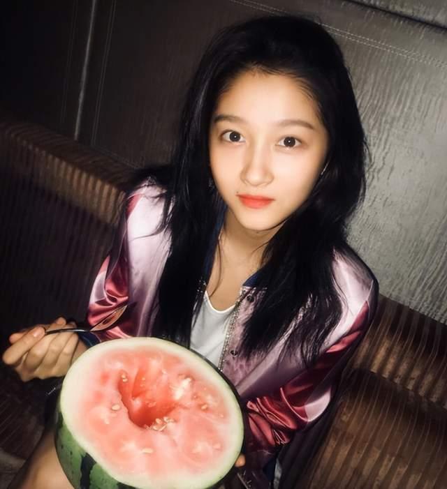 娱乐吃瓜酱拍照技巧,轻松成为拍照达人!  第2张 娱乐吃瓜酱拍照技巧,轻松成为拍照达人!  第2张