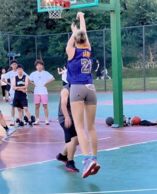 打球女生爆料视频,揭秘球场上的青春风采  第2张 打球女生爆料视频,揭秘球场上的青春风采  第2张