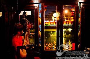 花街柳巷 在线观看,繁华都市中的情感纠葛  第2张 花街柳巷 在线观看,繁华都市中的情感纠葛  第2张